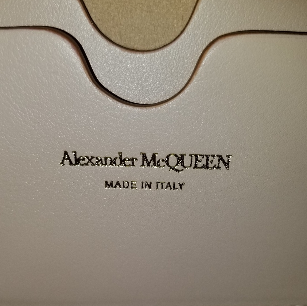 Alexander McQueen The Short Story Croc-Embossed Leather Crossbody Bag Pa… - Picture 8 of 15